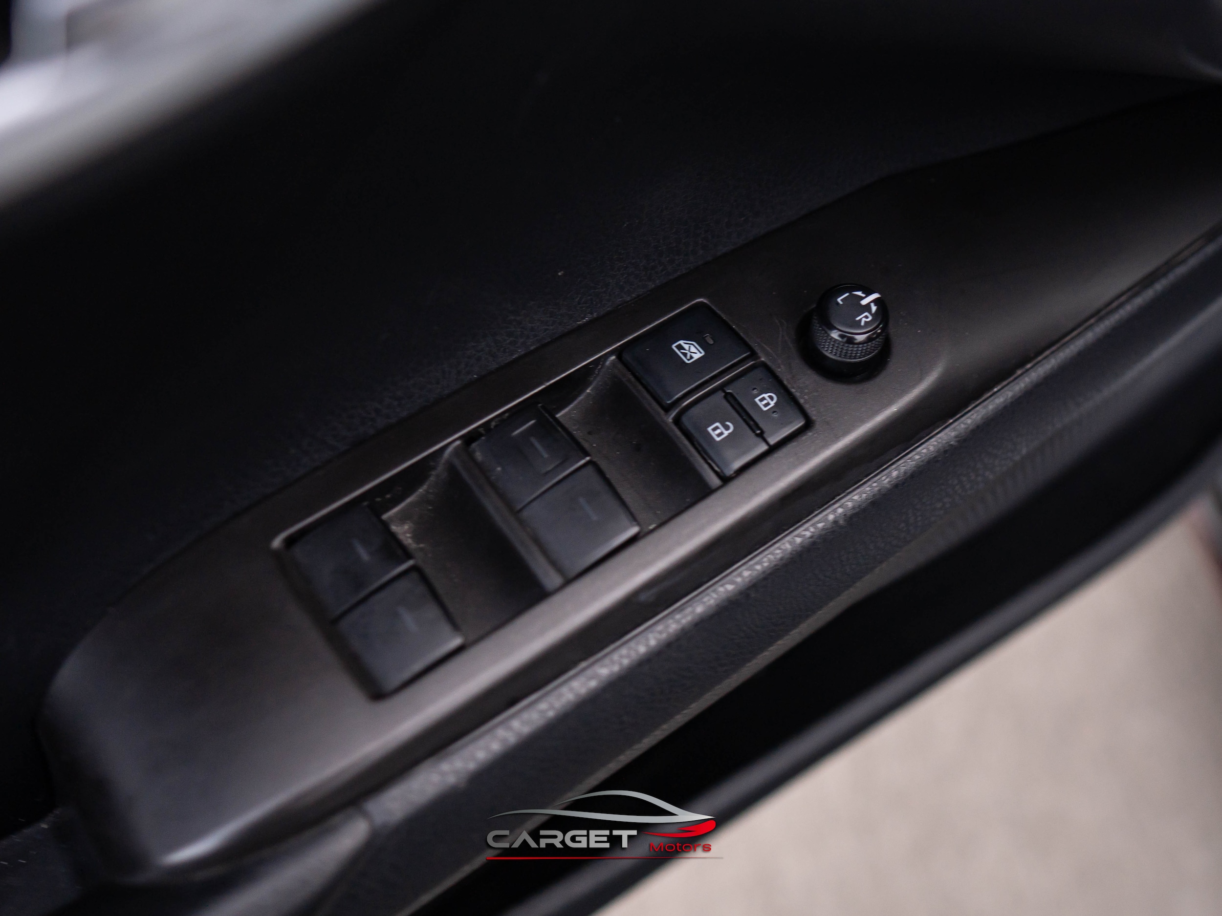 Vehicle image 39 of 53