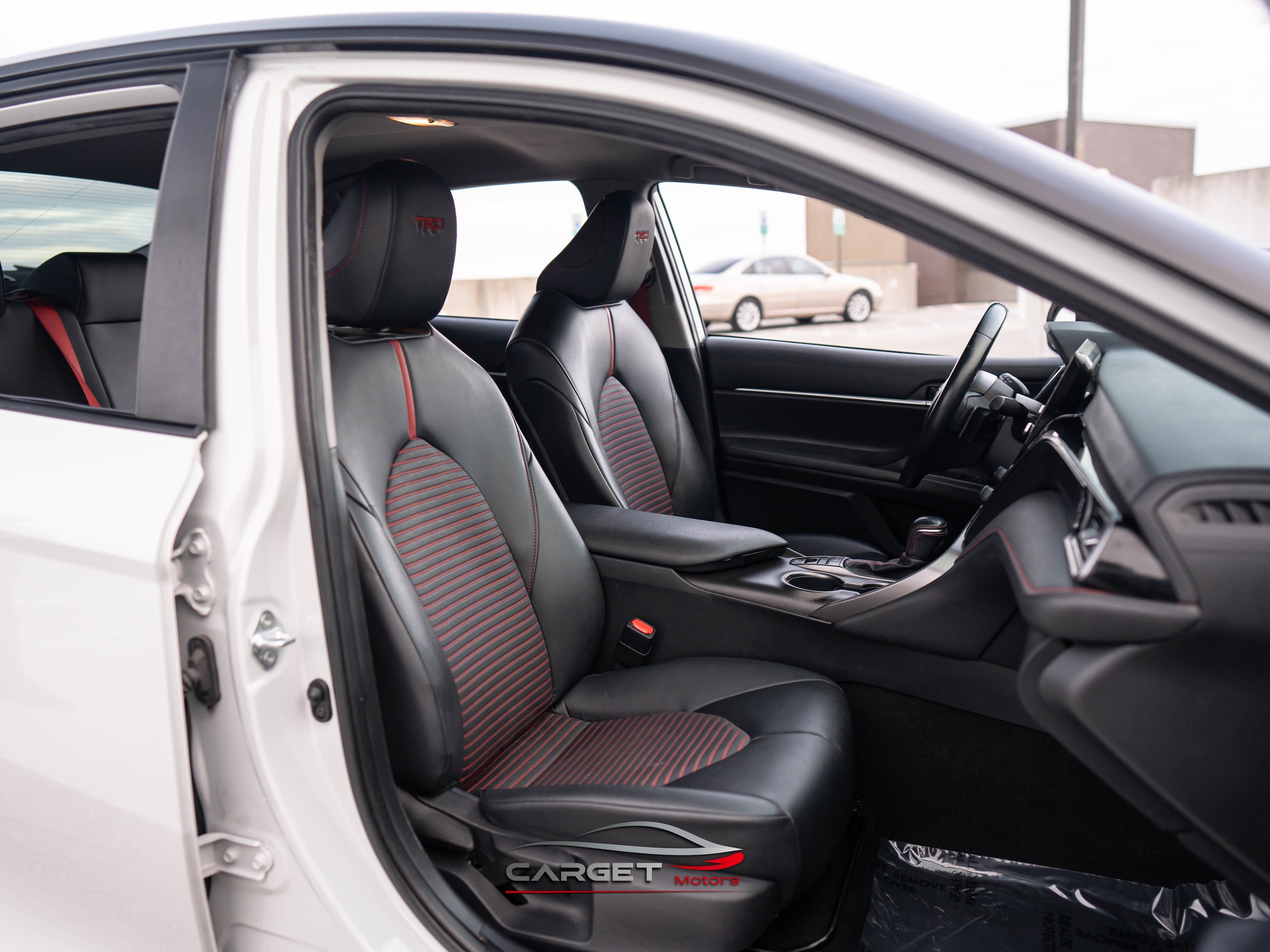 Vehicle image 17 of 53