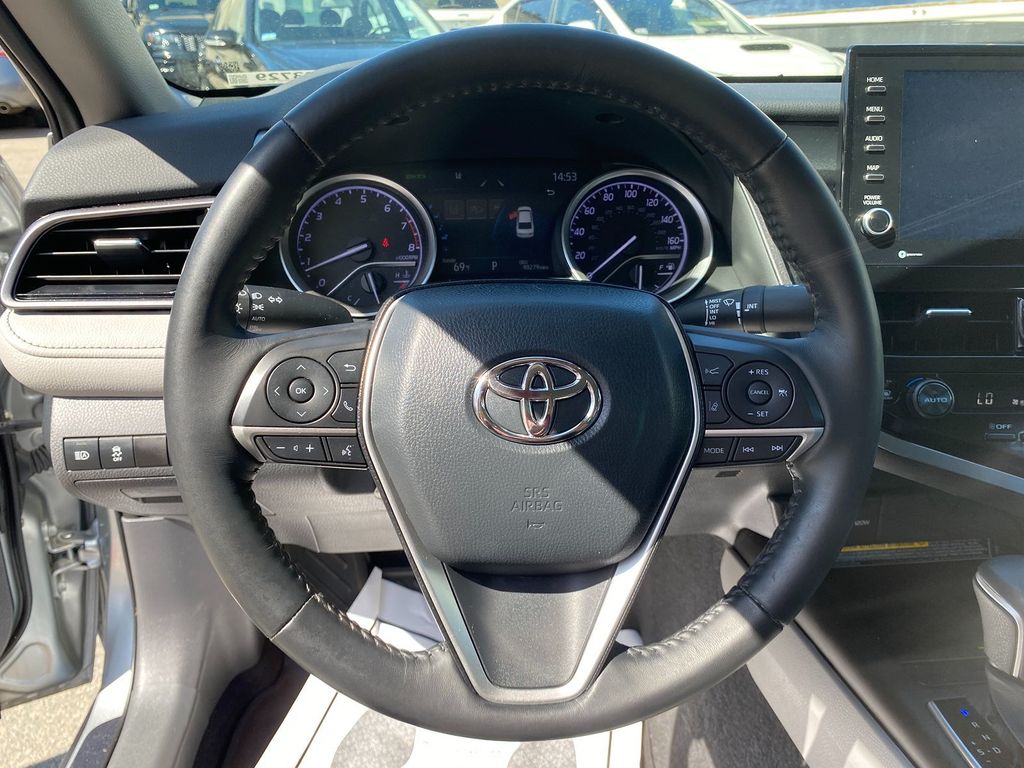 Vehicle image 14 of 29