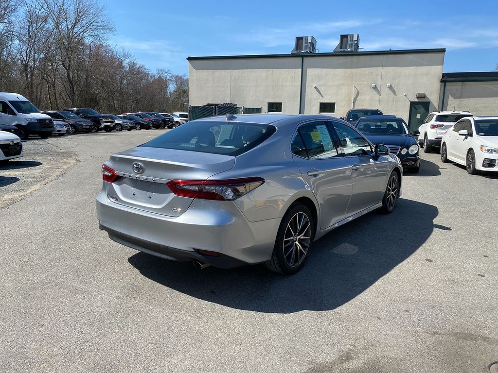 Vehicle image 6 of 29