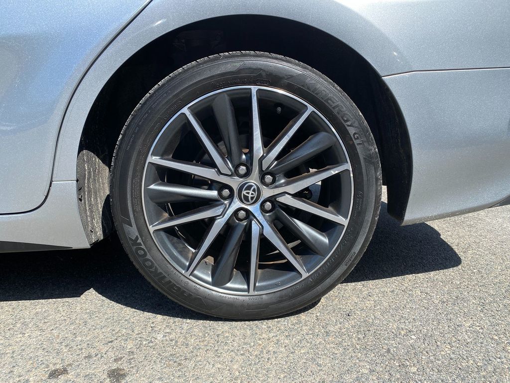 Vehicle image 27 of 29
