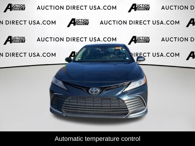 2021 Toyota Camry XLE Image 2 of 24