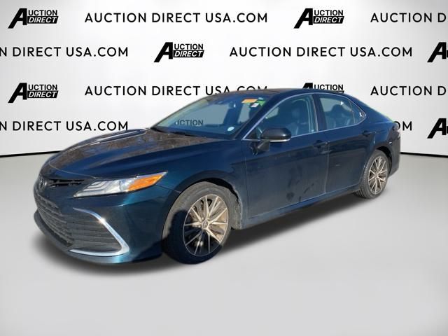 2021 Toyota Camry XLE Image 1 of 24
