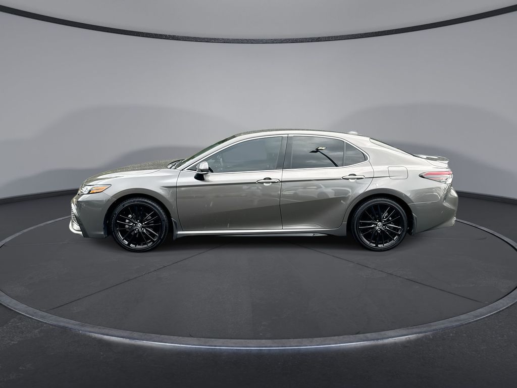 Vehicle image 8 of 34