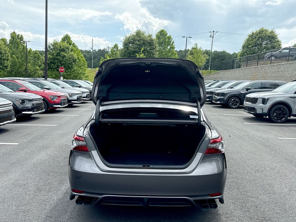 Vehicle image 23 of 34