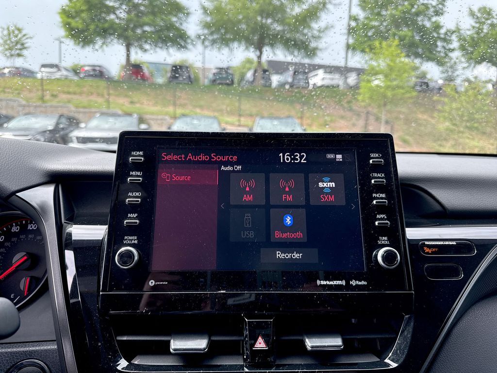 Vehicle image 16 of 34