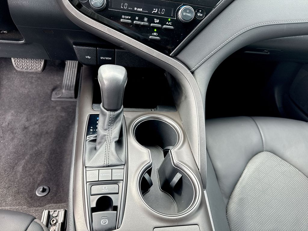 Vehicle image 20 of 34