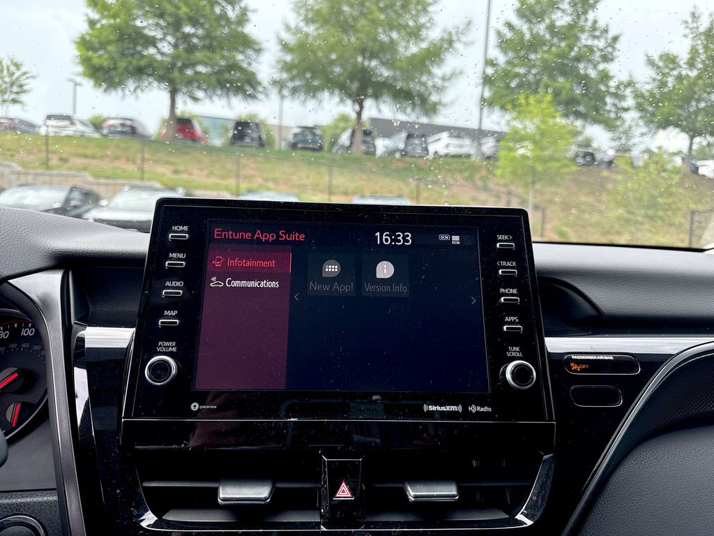 Vehicle image 18 of 34