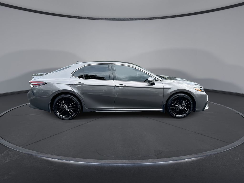 Vehicle image 9 of 34