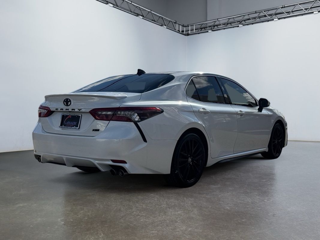 Vehicle image 3 of 47