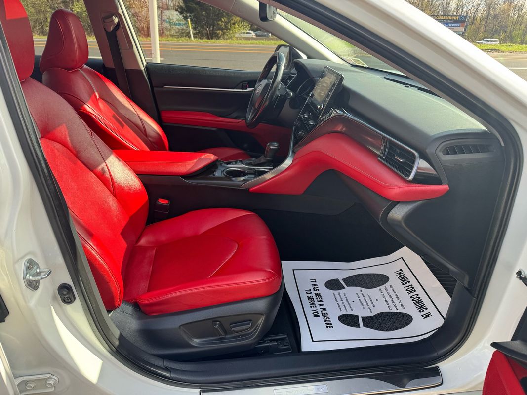 Vehicle image 31 of 47