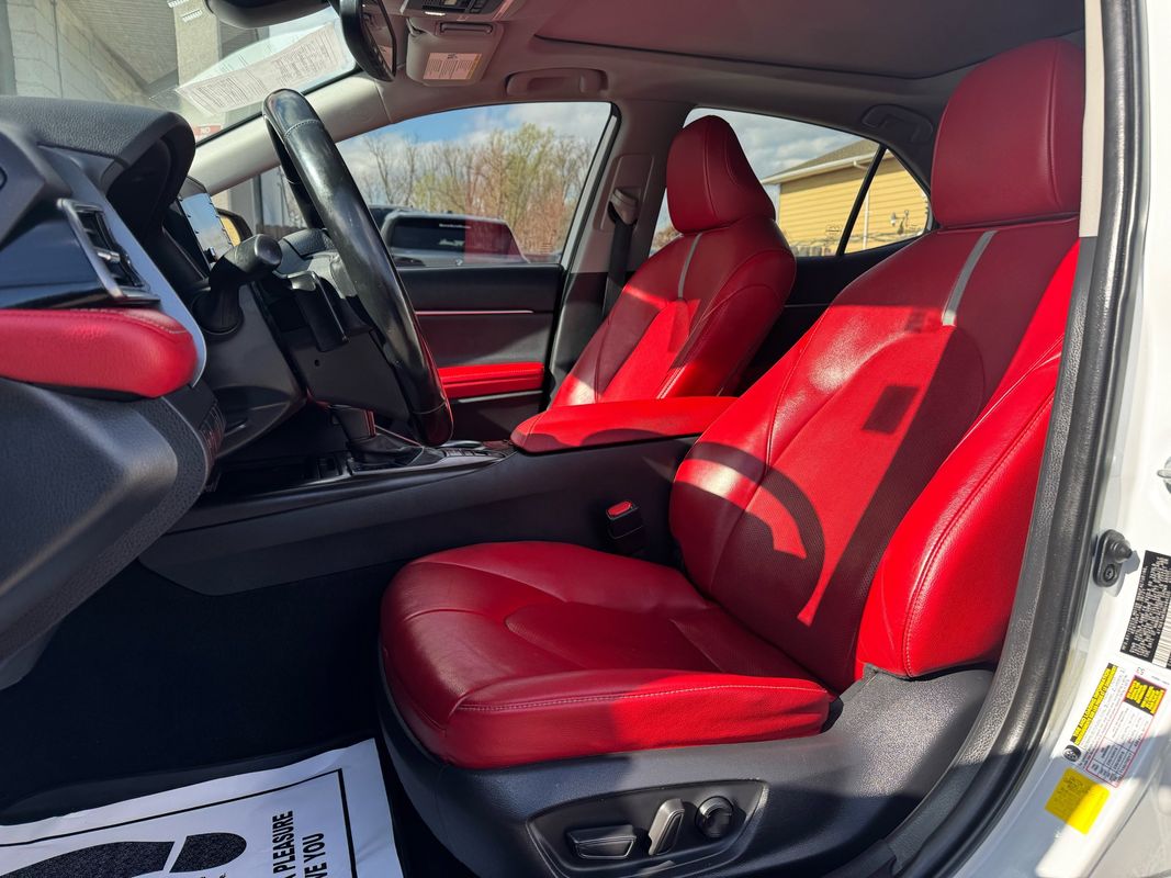 Vehicle image 16 of 47