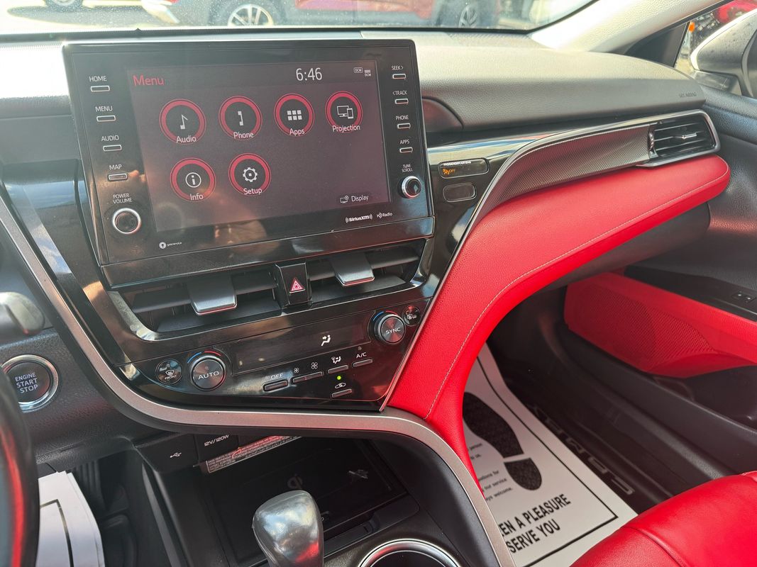 Vehicle image 21 of 47