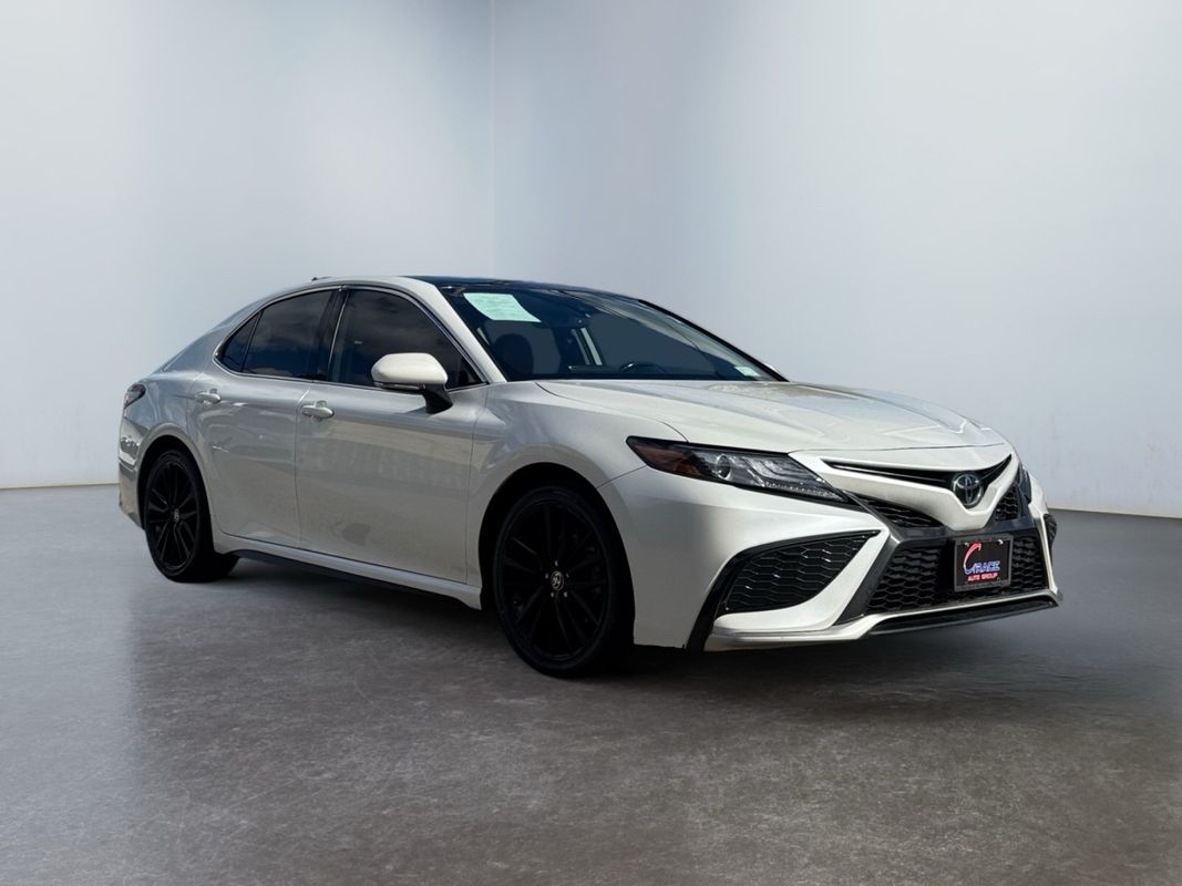 Vehicle image 6 of 47