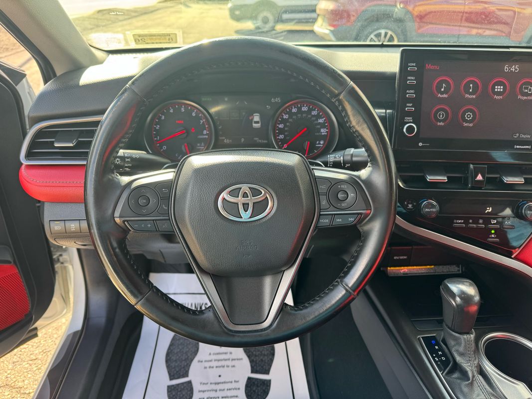 Vehicle image 17 of 47