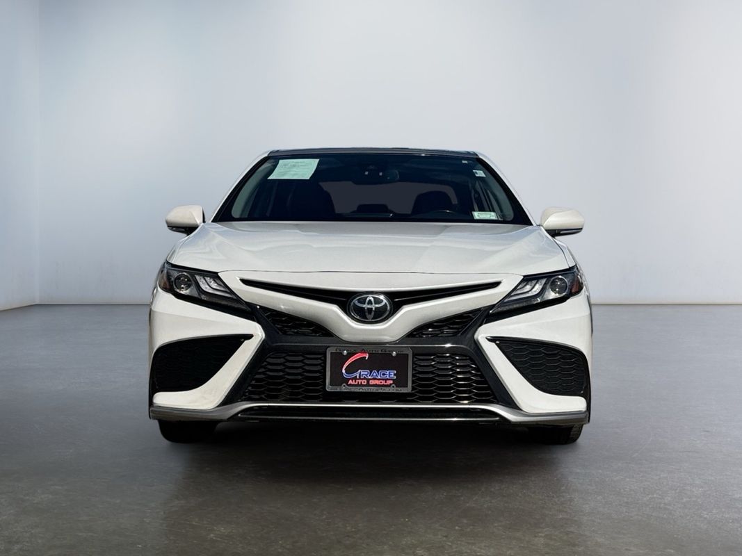 Vehicle image 4 of 47