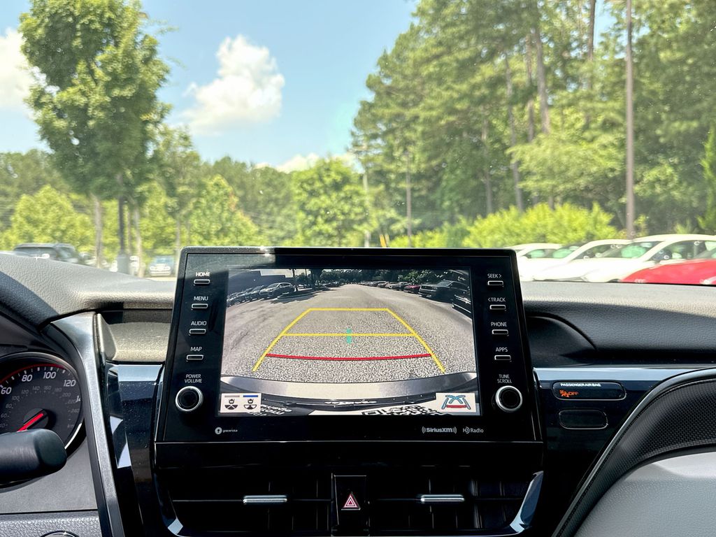 Vehicle image 22 of 27