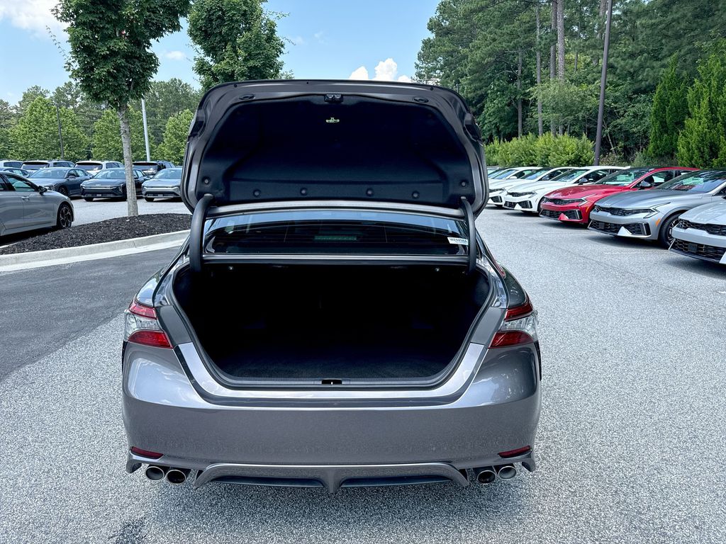 Vehicle image 13 of 27