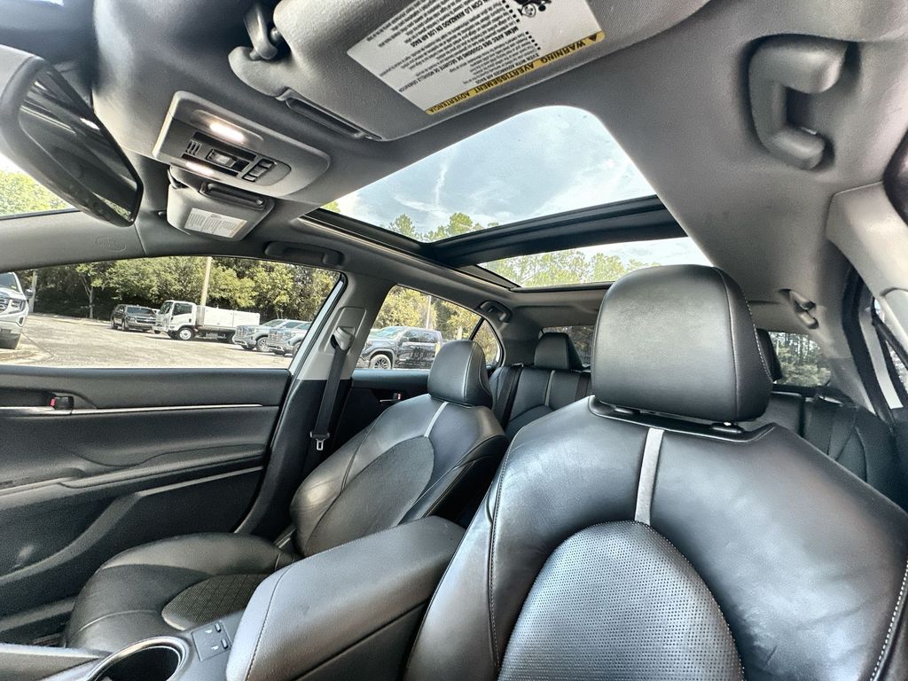Vehicle image 19 of 36