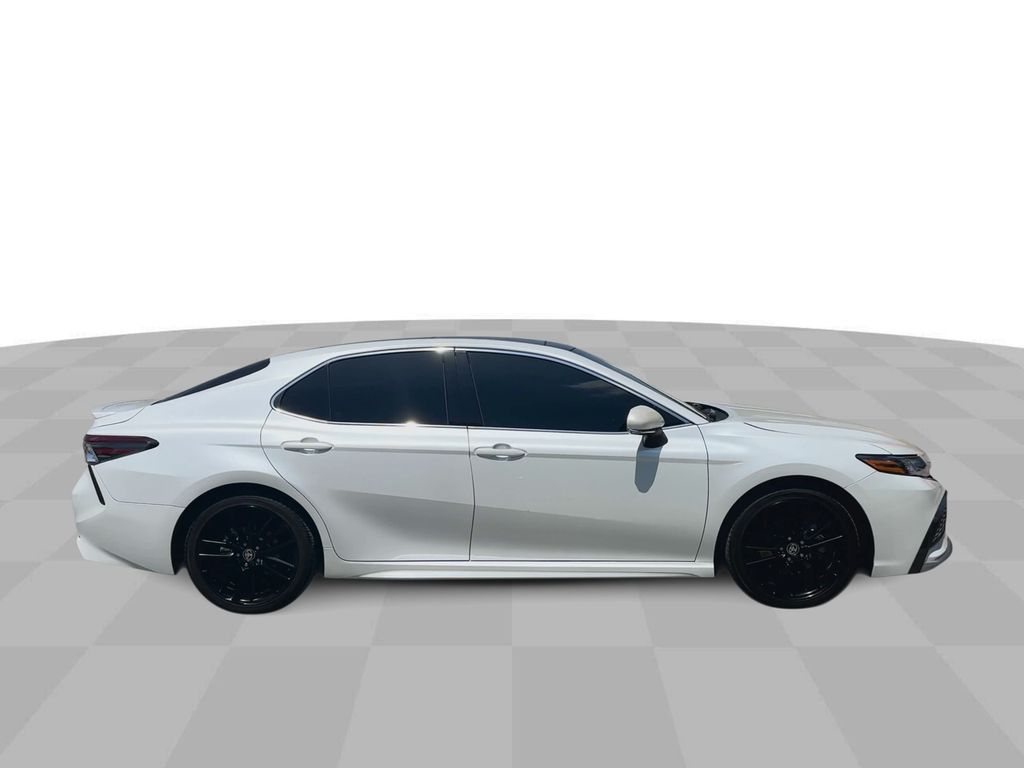 Vehicle image 6 of 36