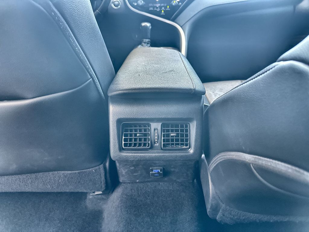 Vehicle image 22 of 36