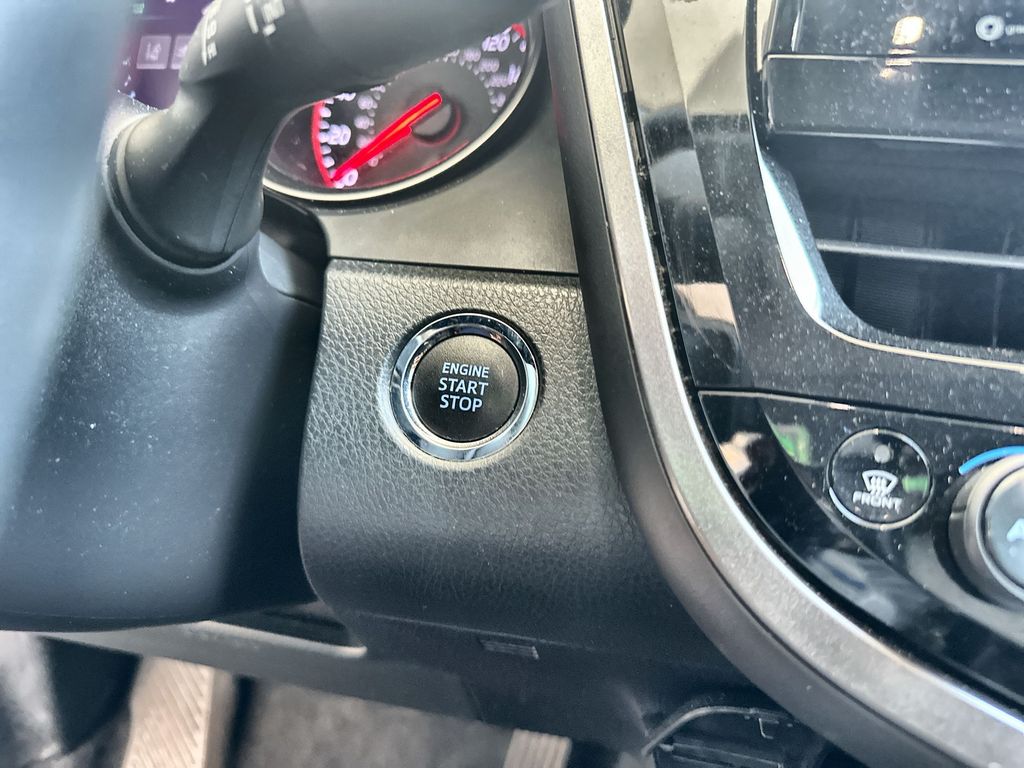 Vehicle image 17 of 36