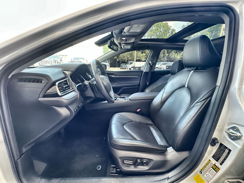 Vehicle image 20 of 36