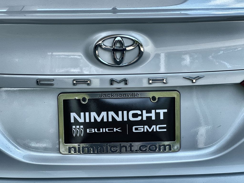 Vehicle image 32 of 36