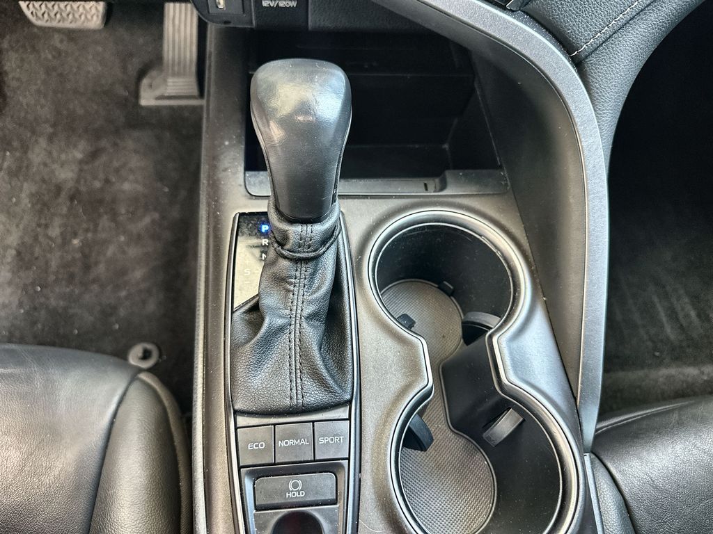 Vehicle image 16 of 36