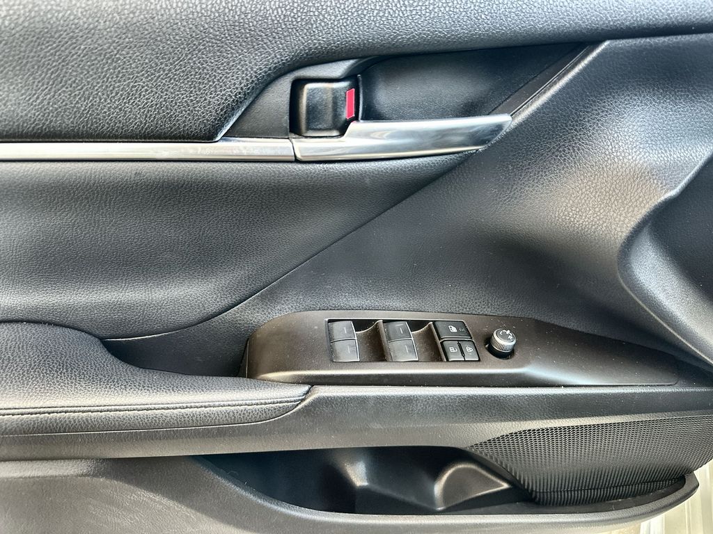 Vehicle image 24 of 36