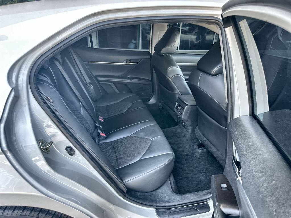 Vehicle image 28 of 36