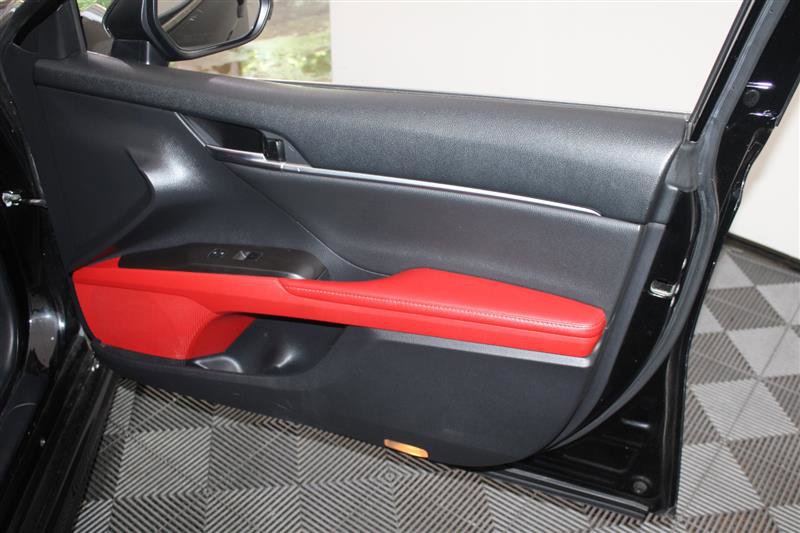 Vehicle image 27 of 37