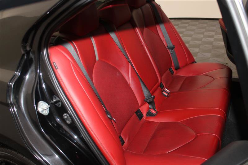 Vehicle image 13 of 37