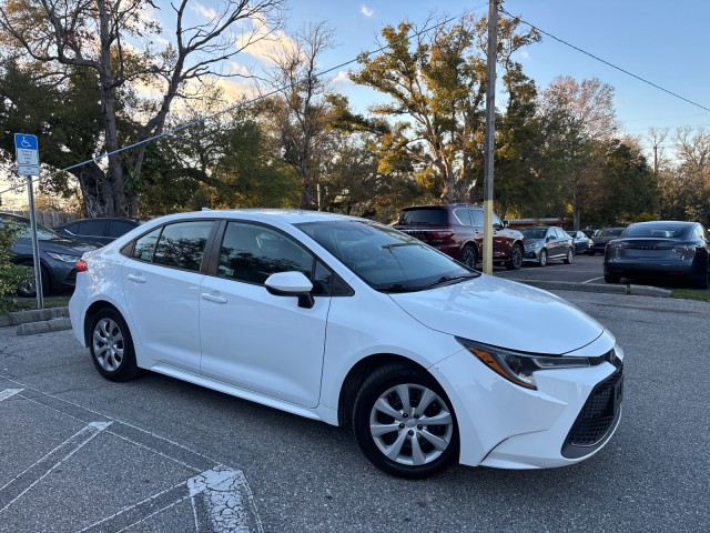 Vehicle image 9 of 20