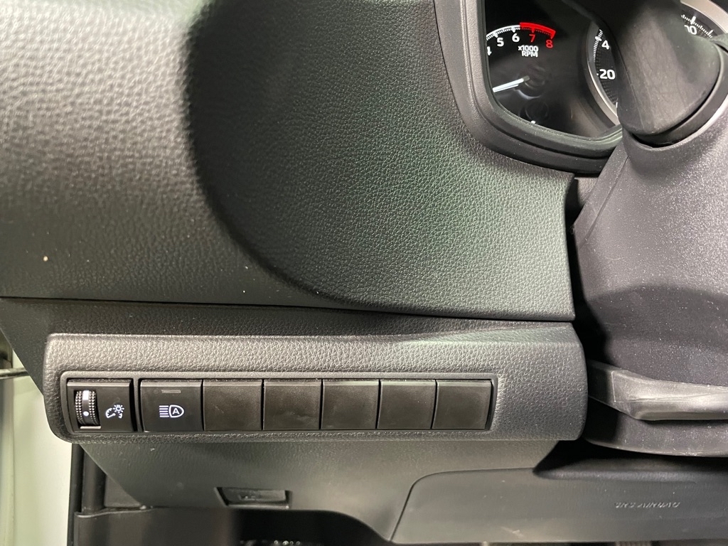Vehicle image 23 of 24