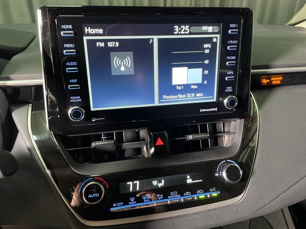 Vehicle image 18 of 24