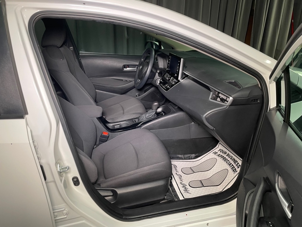 Vehicle image 10 of 24