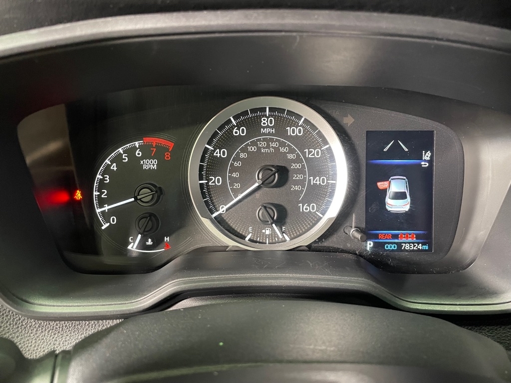 Vehicle image 17 of 24