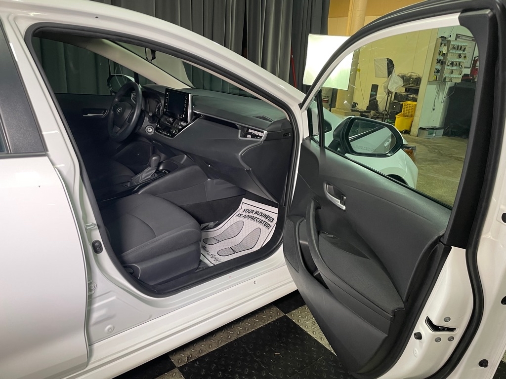 Vehicle image 12 of 24