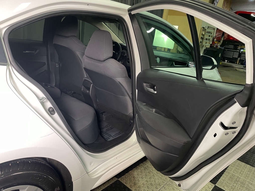 Vehicle image 13 of 24