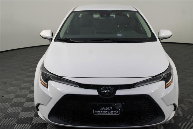 2021 Toyota Corolla LE Image 3 of 44