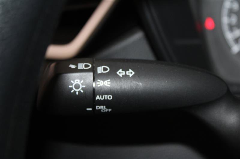 2021 Toyota Corolla LE Image 35 of 44