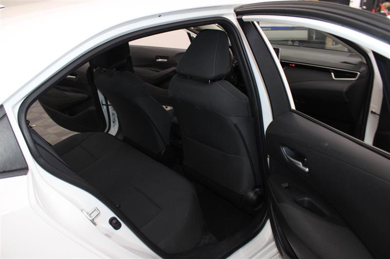 2021 Toyota Corolla LE Image 19 of 44