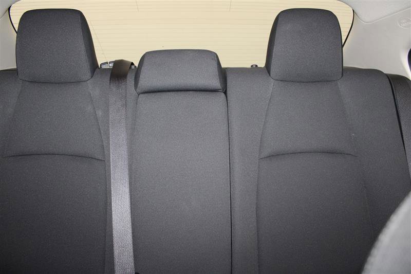 2021 Toyota Corolla LE Image 17 of 44