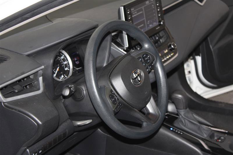 2021 Toyota Corolla LE Image 25 of 44