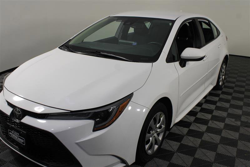 2021 Toyota Corolla LE Image 2 of 44