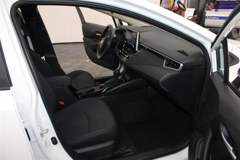 2021 Toyota Corolla LE Image 21 of 44