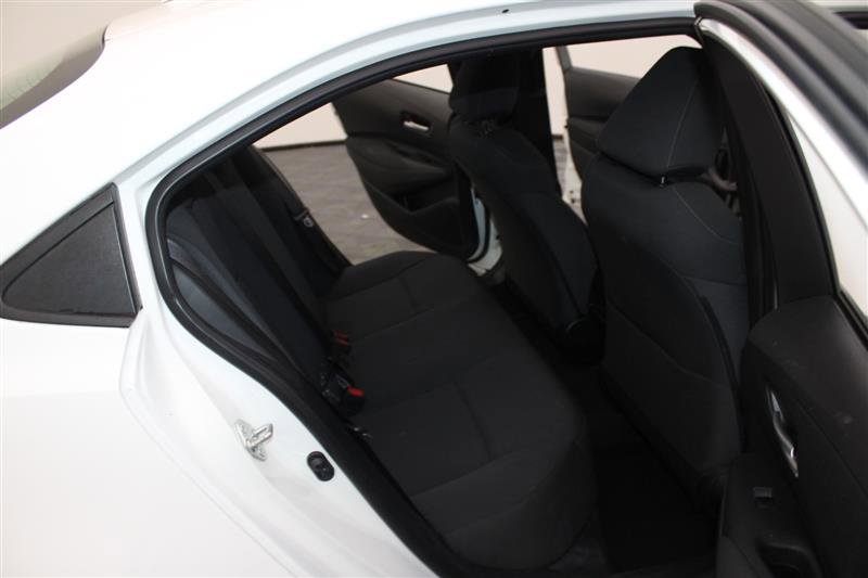 2021 Toyota Corolla LE Image 16 of 44