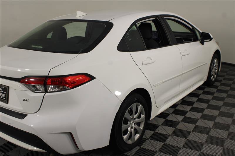 2021 Toyota Corolla LE Image 5 of 44