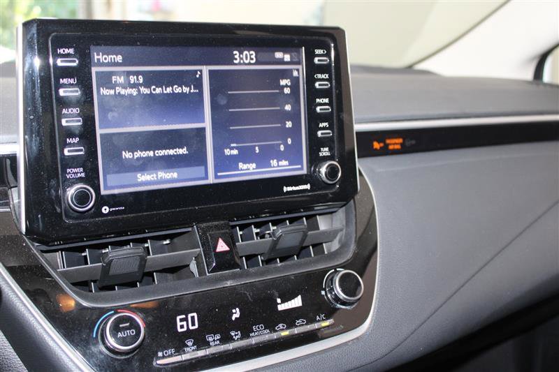 2021 Toyota Corolla LE Image 27 of 44